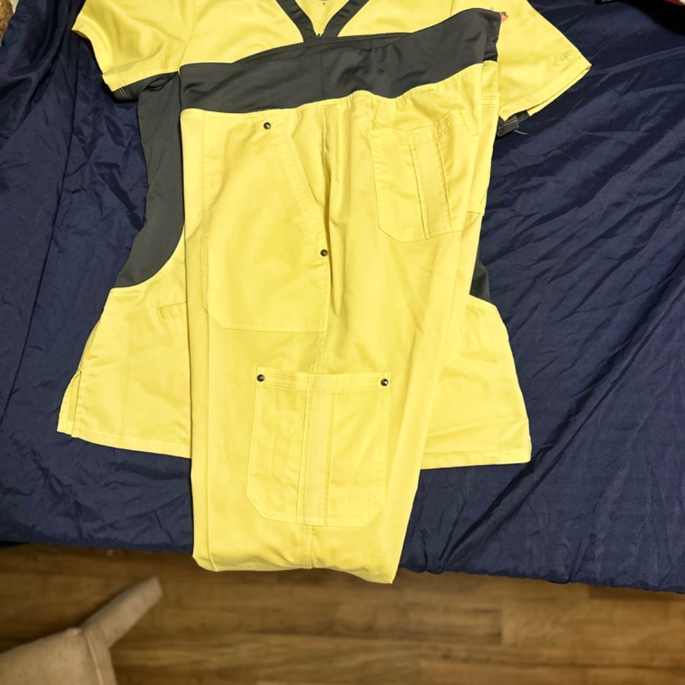 Uniform Scrub Set - Picture 12 of 15
